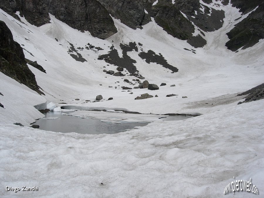 7-Il Lago Coca ancora ghiacciato.JPG